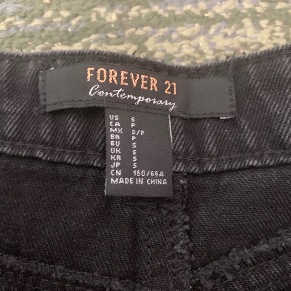 Forever 21 Embroidered Denim Shorts - Picture 4 of 5